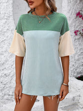 Load image into Gallery viewer, Color Block Round Neck Half Sleeve T-Shirt