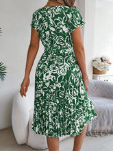 Load image into Gallery viewer, Tied Pleated Printed Short Sleeve Dress