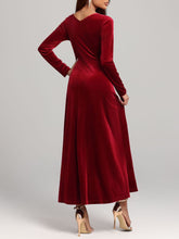 Load image into Gallery viewer, Square Neck Long Sleeve Velvet Dress