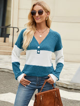 Load image into Gallery viewer, Color Block V-Neck Long Sleeve T-Shirt
