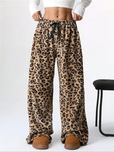 Load image into Gallery viewer, Leopard Wide Leg Plush Pants