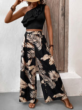 Load image into Gallery viewer, Ruffled Sleeveless Top and Printed Pants Set