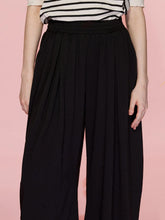 Load image into Gallery viewer, Elastic Waist Wide Leg Pants with Pockets