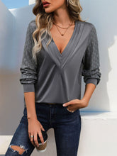 Load image into Gallery viewer, V-Neck Long Sleeve Top