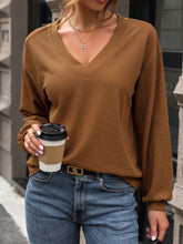 Load image into Gallery viewer, V-Neck Long Sleeve Top