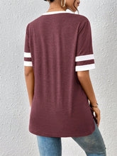 Load image into Gallery viewer, Contrast Trim V-Neck Short Sleeve T-Shirt