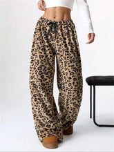 Load image into Gallery viewer, Leopard Wide Leg Plush Pants