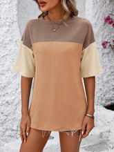 Load image into Gallery viewer, Color Block Round Neck Half Sleeve T-Shirt