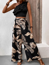 Load image into Gallery viewer, Ruffled Sleeveless Top and Printed Pants Set