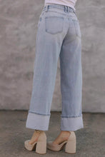 Load image into Gallery viewer, Straight Leg Jeans with Pockets