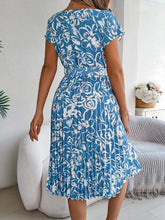 Load image into Gallery viewer, Tied Pleated Printed Short Sleeve Dress