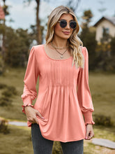 Load image into Gallery viewer, Puff Sleeve Pleated Blouse