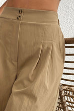 Load image into Gallery viewer, High Waist Shorts with Pockets