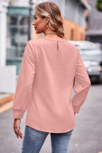 Load image into Gallery viewer, Round Neck Long Sleeve Tee