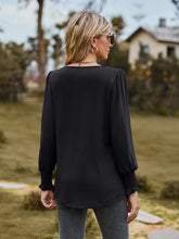 Load image into Gallery viewer, Puff Sleeve Pleated Blouse