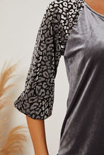 Load image into Gallery viewer, Leopard Round Neck Half Sleeve Blouse
