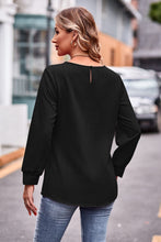 Load image into Gallery viewer, Round Neck Long Sleeve Tee