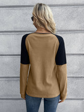 Load image into Gallery viewer, Contrast Buttoned Round Neck Raglan Sleeve Top