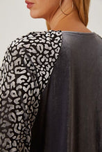 Load image into Gallery viewer, Leopard Round Neck Half Sleeve Blouse