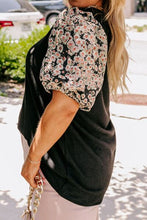 Load image into Gallery viewer, Plus Size Printed Short Sleeve Blouse