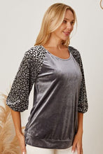 Load image into Gallery viewer, Leopard Round Neck Half Sleeve Blouse