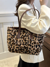 Load image into Gallery viewer, Leopard Fluff Tote Bag
