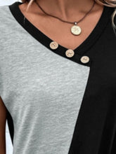 Load image into Gallery viewer, Contrast V-Neck Short Sleeve T-Shirt
