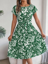 Load image into Gallery viewer, Tied Pleated Printed Short Sleeve Dress
