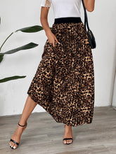 Load image into Gallery viewer, Perfee Pleated Leopard Maxi Skirt
