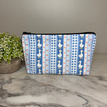 Load image into Gallery viewer, Pouch - America Duck Stripes
