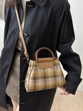 Load image into Gallery viewer, Contrast Plaid Trapezoid Shape Crossbody Bag
