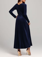 Load image into Gallery viewer, Square Neck Long Sleeve Velvet Dress
