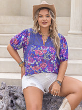 Load image into Gallery viewer, Plus Size Printed Notched Short Sleeve Blouse
