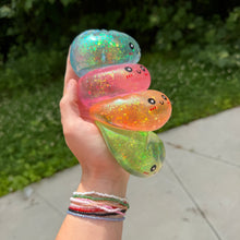Load image into Gallery viewer, Squishy Toy - Viral Dumpling, Slow Rise Glitter #2 - Pink
