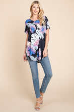 Load image into Gallery viewer, BOMBOM Printed Round Neck Short Sleeve T-Shirt
