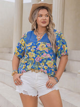 Load image into Gallery viewer, Plus Size Printed Notched Short Sleeve Blouse
