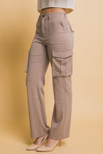 Load image into Gallery viewer, Love Tree High Rise Cargo Pants with Pockets
