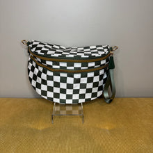 Load image into Gallery viewer, Roni - Checkered - Nylon Crossbody - Dark Green -
