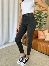 Load image into Gallery viewer, RFM Full Size High Rise Tummy Control Skinny Jeans
