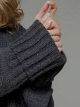 Load image into Gallery viewer, Pocketed Open Front Dropped Shoulder Cardigan
