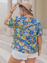 Load image into Gallery viewer, Plus Size Printed Notched Short Sleeve Blouse
