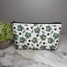 Load image into Gallery viewer, Pouch - Christmas Winter - Book Tree

