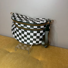 Load image into Gallery viewer, Roni - Checkered - Nylon Crossbody - Dark Green -
