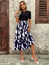 Load image into Gallery viewer, Printed Round Neck Short Sleeve Midi Dress
