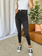 Load image into Gallery viewer, RFM Full Size High Rise Tummy Control Skinny Jeans
