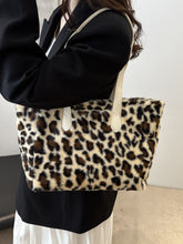 Load image into Gallery viewer, Leopard Fluff Tote Bag
