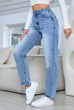 Load image into Gallery viewer, Straight Jeans with Pockets
