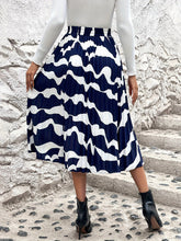 Load image into Gallery viewer, Pleated Printed Elastic Waist Skirt
