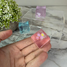 Load image into Gallery viewer, Squishy Toy - Ice Cube Snowflake
