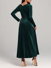 Load image into Gallery viewer, Square Neck Long Sleeve Velvet Dress
